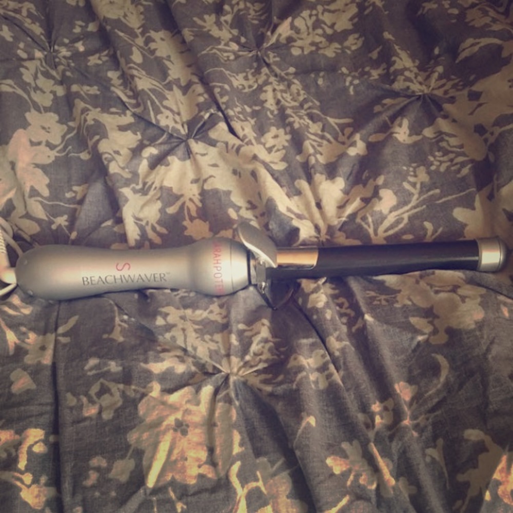 Beachwaver curling iron